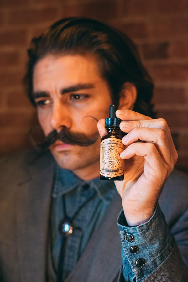 THE VINTAGE GROOMING CO. Gold Standard Mustache Kit - 4 One Ounce Must ...